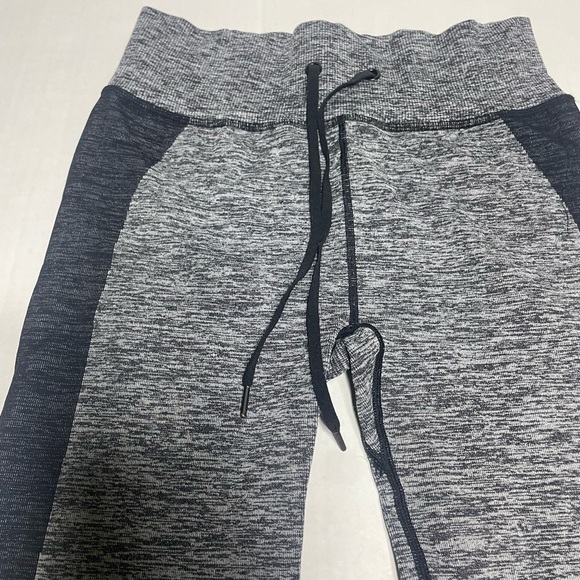 Pink active wear size M - Picture 2 of 9